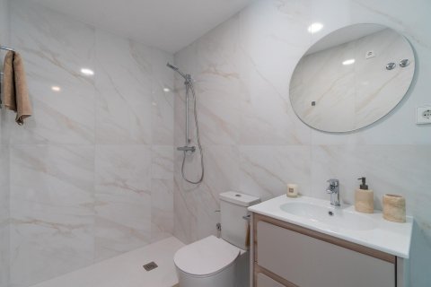 Huoneisto myytävänä Playa Flamenca II, Alicante, Espanja, 4 makuuhuonetta, 119 m2 No. 196138 - kuva 26