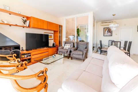 Huvila myytävänä Sitges, Barcelona, Espanja, 5 makuuhuonetta, 177 m2 No. 161356 - kuva 6