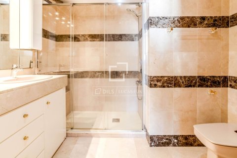 Huvila myytävänä Sitges, Barcelona, Espanja, 5 makuuhuonetta, 177 m2 No. 161356 - kuva 20