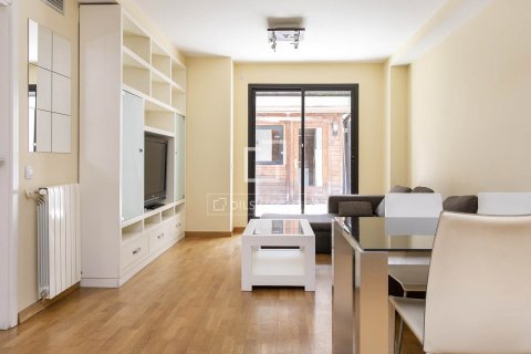 Lägenhet till salu i Barcelona, Spanien 3 sovrum, 83 kvm. Nr. 161354 - foto 3