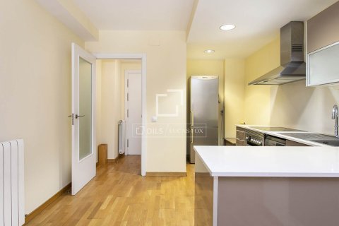 Lägenhet till salu i Barcelona, Spanien 3 sovrum, 83 kvm. Nr. 161354 - foto 10