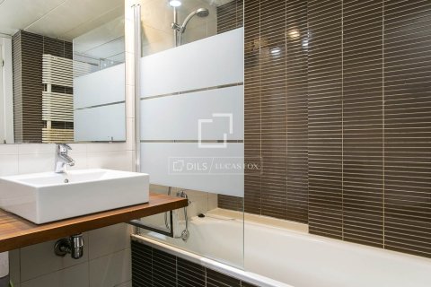 Lägenhet till salu i Barcelona, Spanien 3 sovrum, 83 kvm. Nr. 161354 - foto 15