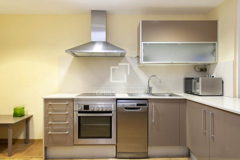 Lägenhet till salu i Barcelona, Spanien 3 sovrum, 83 kvm. Nr. 161354 - foto 8