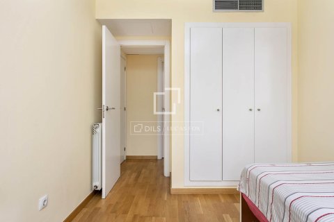 Lägenhet till salu i Barcelona, Spanien 3 sovrum, 83 kvm. Nr. 161354 - foto 18