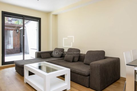 Lägenhet till salu i Barcelona, Spanien 3 sovrum, 83 kvm. Nr. 161354 - foto 4