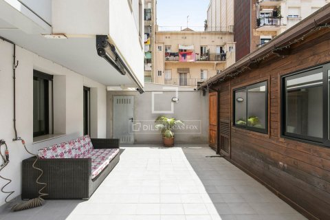 Lägenhet till salu i Barcelona, Spanien 3 sovrum, 83 kvm. Nr. 161354 - foto 2