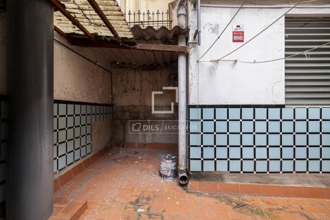 Lägenhet till salu i Barcelona, Spanien 5 sovrum, 124 kvm. Nr. 161352 - foto 11