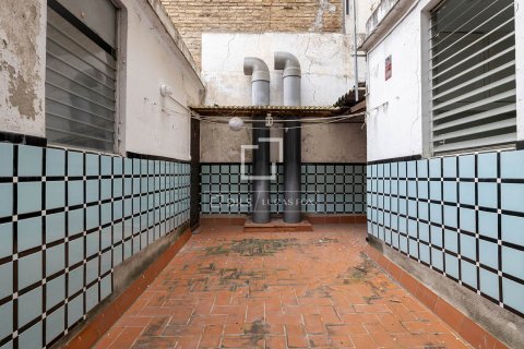 Lägenhet till salu i Barcelona, Spanien 5 sovrum, 124 kvm. Nr. 161352 - foto 3