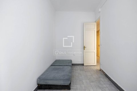 Lägenhet till salu i Barcelona, Spanien 5 sovrum, 124 kvm. Nr. 161352 - foto 22