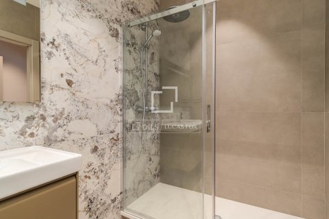 Huoneisto myytävänä Barcelona, Espanja, 3 makuuhuonetta, 149 m2 No. 161355 - kuva 27