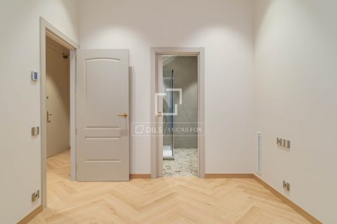 Huoneisto myytävänä Barcelona, Espanja, 3 makuuhuonetta, 149 m2 No. 161355 - kuva 25