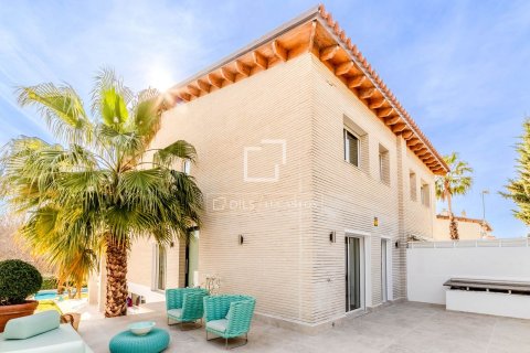 Villa for sale in Sitges, Barcelona, Spain 4 bedrooms, 207 sq.m. No. 161353 - photo 6