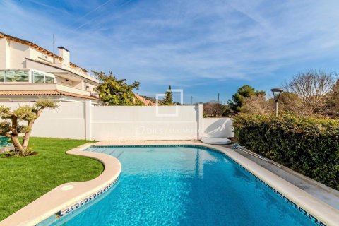 Villa for sale in Sitges, Barcelona, Spain 4 bedrooms, 207 sq.m. No. 161353 - photo 24