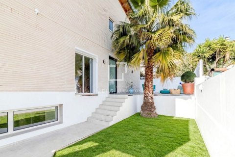 Villa for sale in Sitges, Barcelona, Spain 4 bedrooms, 207 sq.m. No. 161353 - photo 12