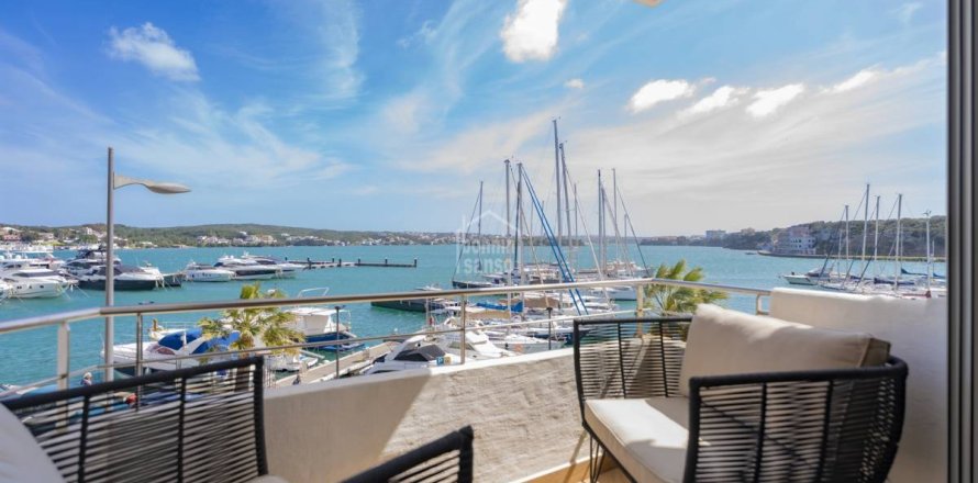 Квартира в Маон, Менорка, Испания 2 спальни, 73м2 №164439