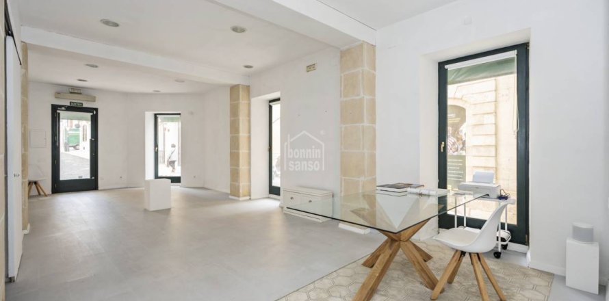 Proprietà commerciale a Mahon, Menorca, Spagna 1 camera da letto, 187 mq. N° 164438