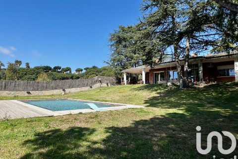 Appartamento a Sant Andreu de Llavaneres, Barcelona, Spagna 5 camere da letto, 583 mq. N° 153540