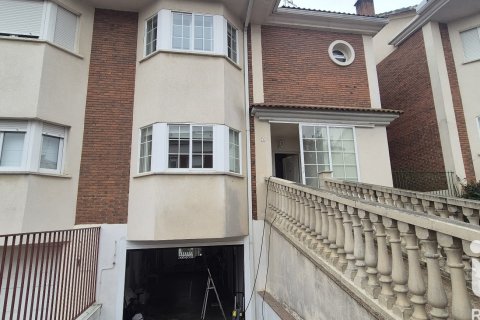Casa adosada en venta en Cabrerizos, Salamanca, España 5 dormitorios, 330 m2 No. 188458 - foto 7