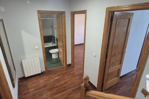 Casa adosada en venta en Cabrerizos, Salamanca, España 5 dormitorios, 330 m2 No. 188458 - foto 21