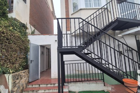 Casa adosada en venta en Cabrerizos, Salamanca, España 5 dormitorios, 330 m2 No. 188458 - foto 5