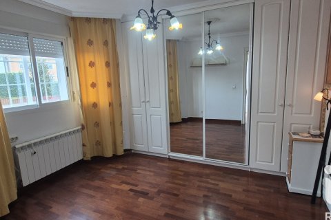 Casa adosada en venta en Cabrerizos, Salamanca, España 5 dormitorios, 330 m2 No. 188458 - foto 14