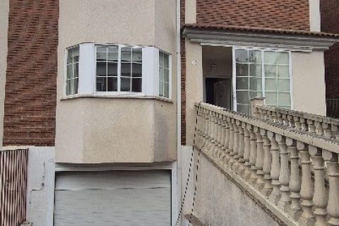 Casa adosada en venta en Cabrerizos, Salamanca, España 5 dormitorios, 330 m2 No. 188458 - foto 13