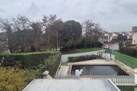 Casa adosada en venta en Cabrerizos, Salamanca, España 5 dormitorios, 330 m2 No. 188458 - foto 4