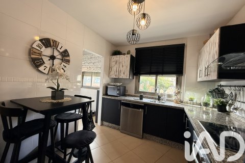 Townhouse for sale in Lepe, Huelva, Spain 4 bedrooms, 215 sq.m. No. 188457 - photo 11