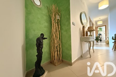 Townhouse for sale in Lepe, Huelva, Spain 4 bedrooms, 215 sq.m. No. 188457 - photo 24