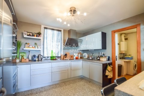 Hus till salu i Lloret de Mar, Girona, Spanien 5 sovrum, 310 kvm. Nr. 166480 - foto 16