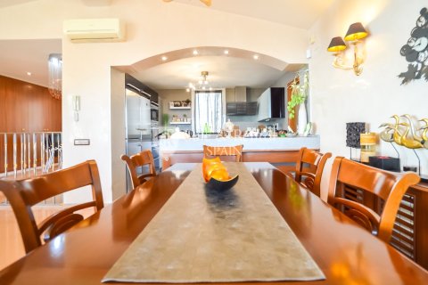 Hus till salu i Lloret de Mar, Girona, Spanien 5 sovrum, 310 kvm. Nr. 166480 - foto 11