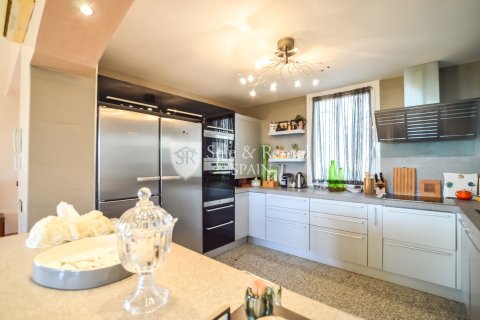 Hus till salu i Lloret de Mar, Girona, Spanien 5 sovrum, 310 kvm. Nr. 166480 - foto 13