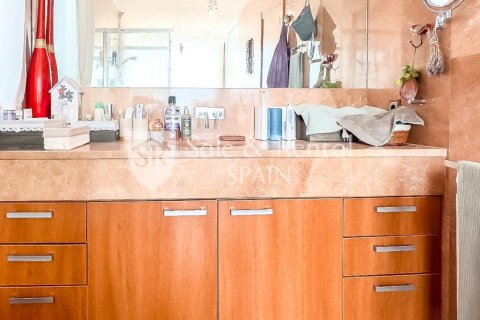 Hus till salu i Lloret de Mar, Girona, Spanien 5 sovrum, 310 kvm. Nr. 166480 - foto 29