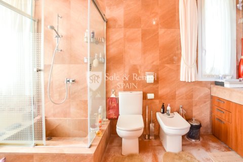 Hus till salu i Lloret de Mar, Girona, Spanien 5 sovrum, 310 kvm. Nr. 166480 - foto 28