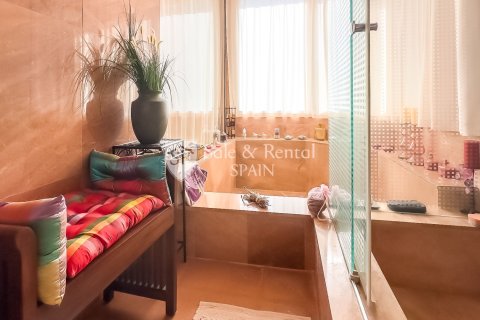 Hus till salu i Lloret de Mar, Girona, Spanien 5 sovrum, 310 kvm. Nr. 166480 - foto 30