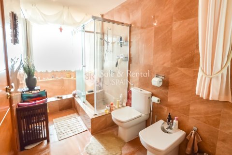 Hus till salu i Lloret de Mar, Girona, Spanien 5 sovrum, 310 kvm. Nr. 166480 - foto 26