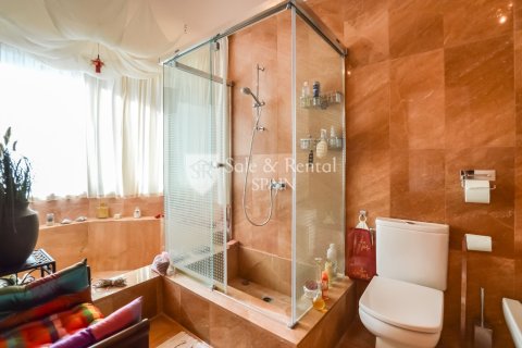 Hus till salu i Lloret de Mar, Girona, Spanien 5 sovrum, 310 kvm. Nr. 166480 - foto 27