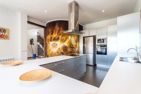 Hus till salu i Santa Susanna, Barcelona, Spanien 5 sovrum, 516 kvm. Nr. 166479 - foto 25