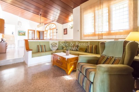 Hus till salu i Santa Susanna, Barcelona, Spanien 4 sovrum, 269 kvm. Nr. 166475 - foto 8