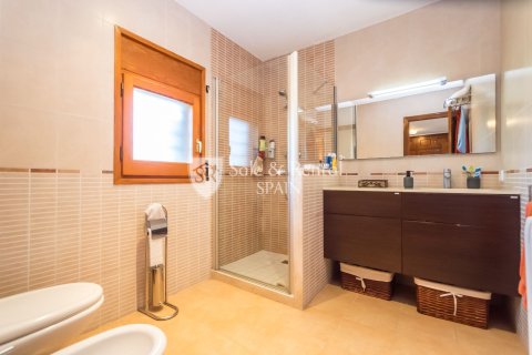 Hus till salu i Santa Susanna, Barcelona, Spanien 4 sovrum, 269 kvm. Nr. 166475 - foto 16