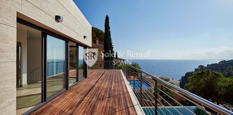 Casa a Lloret de Mar, Girona, Spagna 4 camere da letto, 296 mq. N° 166476