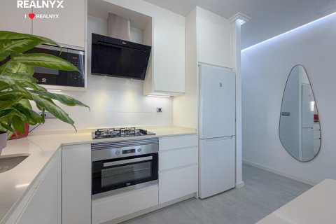 Penthouse for sale in Torrevieja, Alicante, Spain 1 bedroom, 45 sq.m. No. 194794 - photo 13