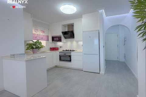 Penthouse for sale in Torrevieja, Alicante, Spain 1 bedroom, 45 sq.m. No. 194794 - photo 12