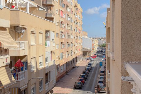 Huoneisto myytävänä Torrevieja, Alicante, Espanja, 2 makuuhuonetta, 63 m2 No. 194793 - kuva 12
