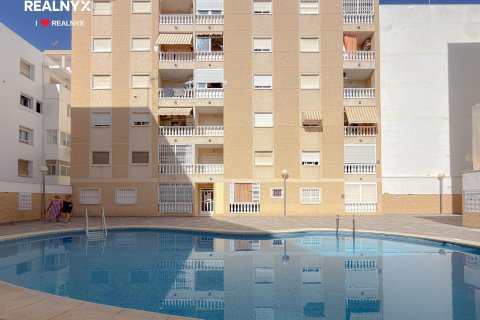 Huoneisto myytävänä Torrevieja, Alicante, Espanja, 2 makuuhuonetta, 63 m2 No. 194793 - kuva 2