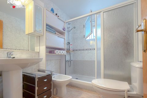 Huoneisto myytävänä Torrevieja, Alicante, Espanja, 2 makuuhuonetta, 63 m2 No. 194793 - kuva 19