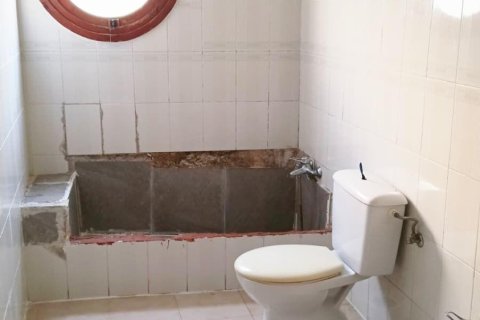 Bungalow for sale in Torrevieja, Alicante, Spain 2 bedrooms, 75 sq.m. No. 194789 - photo 10