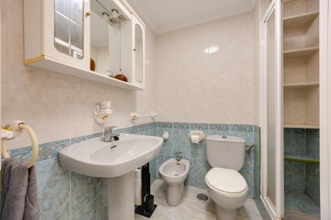 Huoneisto myytävänä Torrevieja, Alicante, Espanja, 2 makuuhuonetta, 55 m2 No. 194791 - kuva 14