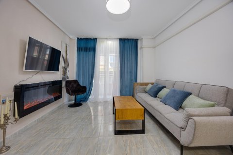 Huoneisto myytävänä Torrevieja, Alicante, Espanja, 2 makuuhuonetta, 55 m2 No. 194791 - kuva 18