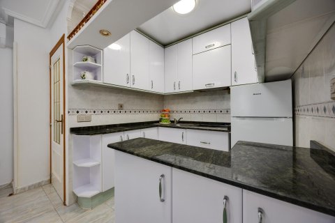 Huoneisto myytävänä Torrevieja, Alicante, Espanja, 2 makuuhuonetta, 55 m2 No. 194791 - kuva 25